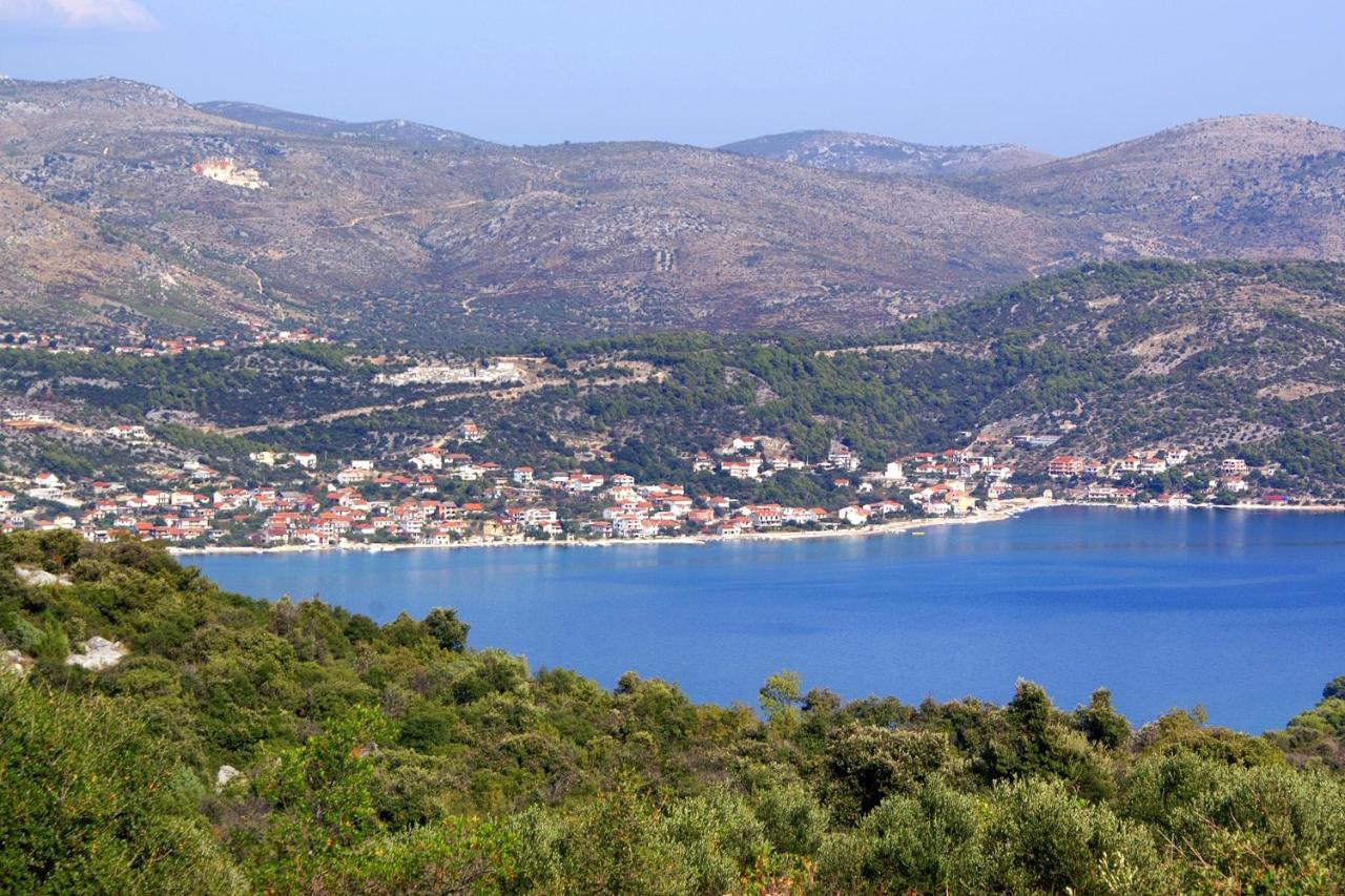 Apartments By The Sea Poljica, Trogir - 19316 Marina Buitenkant foto
