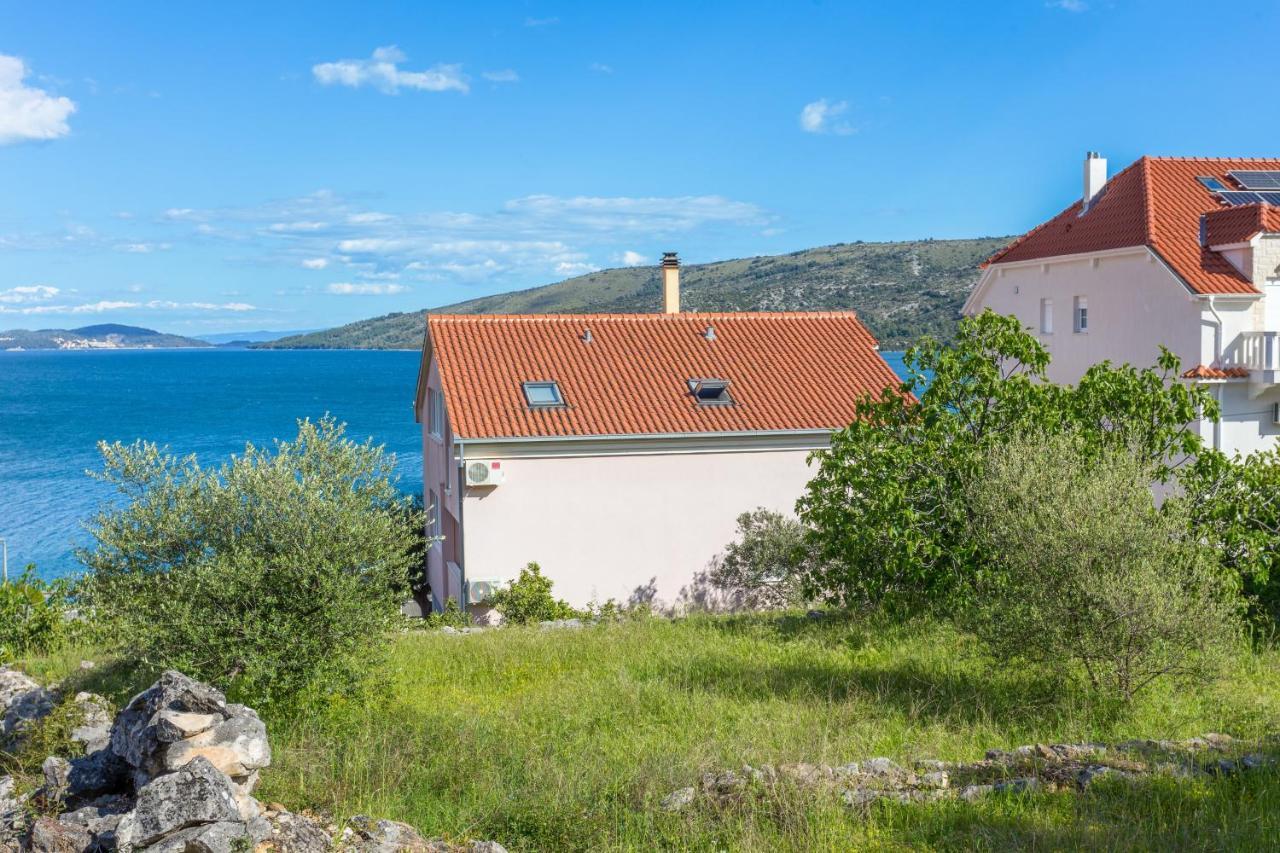 Apartments By The Sea Poljica, Trogir - 19316 Marina Buitenkant foto